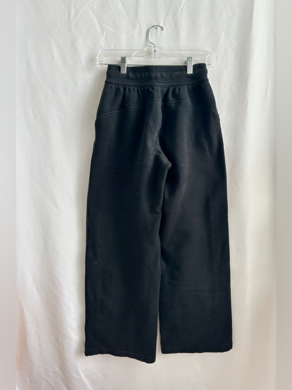 LuluLemon Scuba Mid-Rise Wide-Leg Pant
Regular - Picture 5 of 6